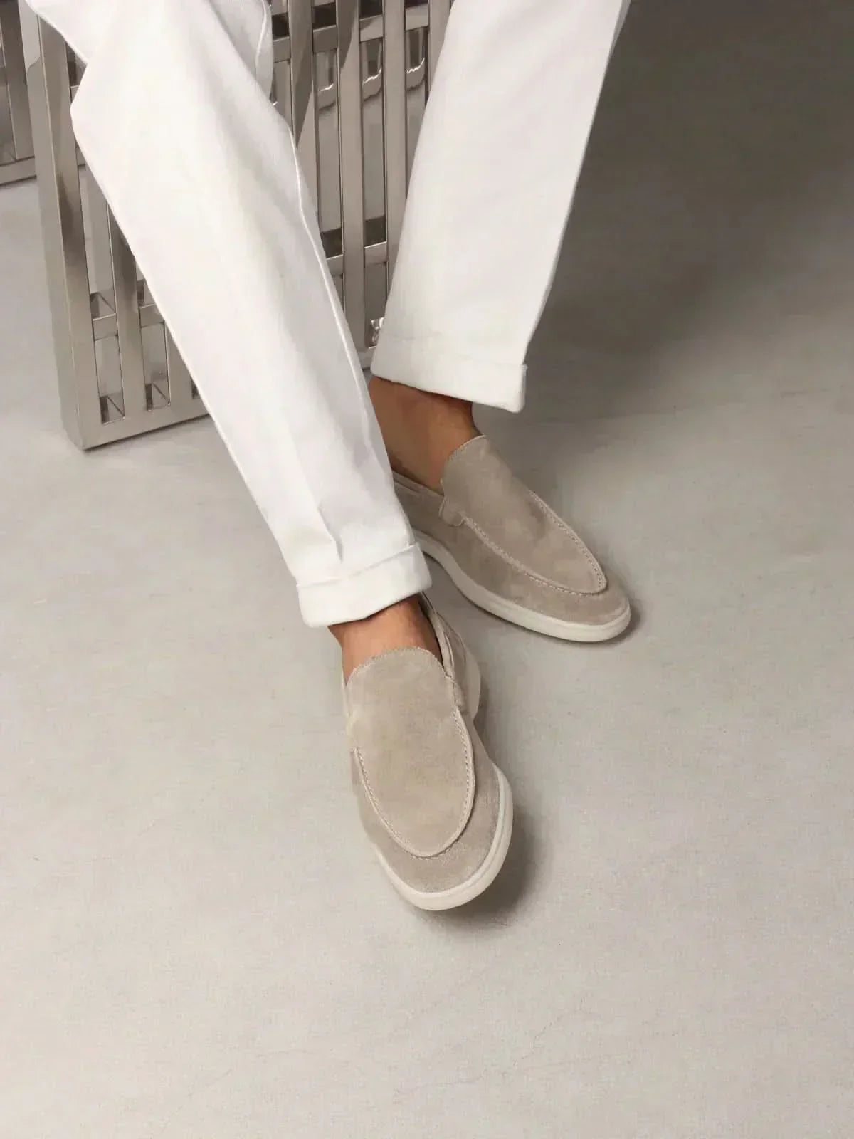 Classic Suède Loafer Light Grey